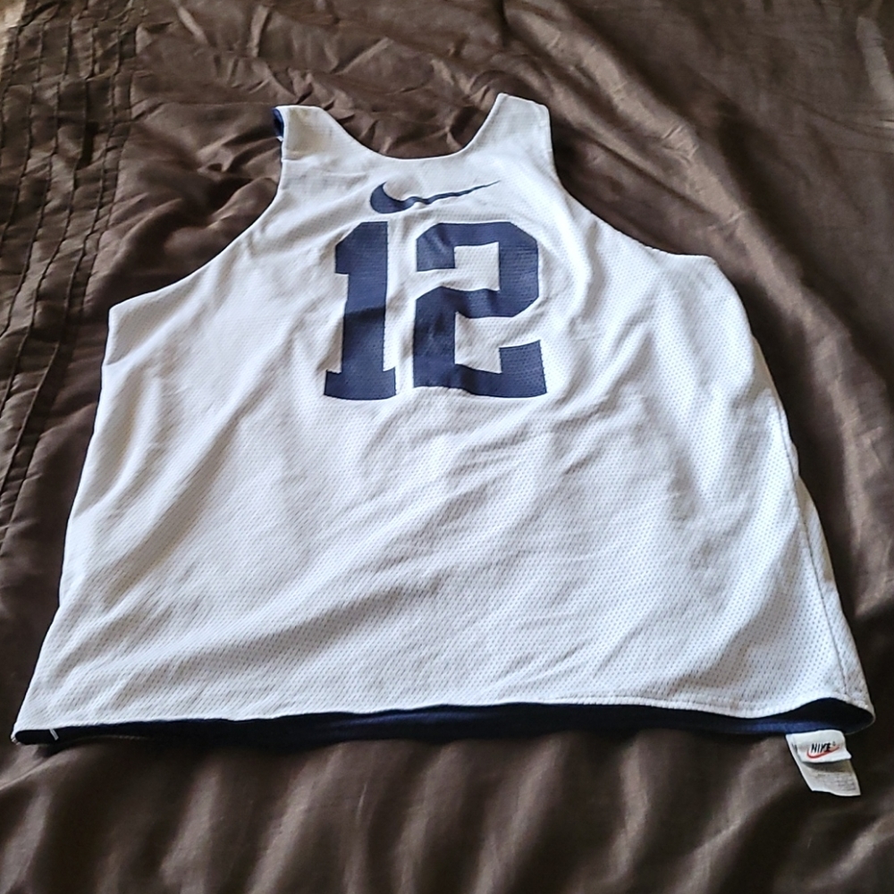 Vintage Nike Reversible Basketball Tanktop - Picture 5 of 8